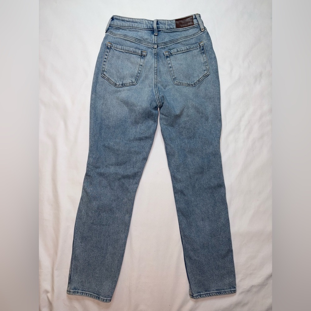 Hollister Size 1/25 Light Wash Distressed Ultra Hi Rise Straight Leg Mom Jeans - Picture 9 of 10